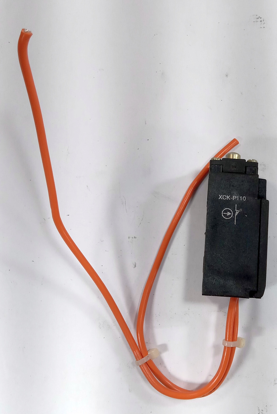 1 USED TELEMECANIQUE XCK-P110 SPRING LINEAR LIMIT SWITCH ***MAKE OFFER***