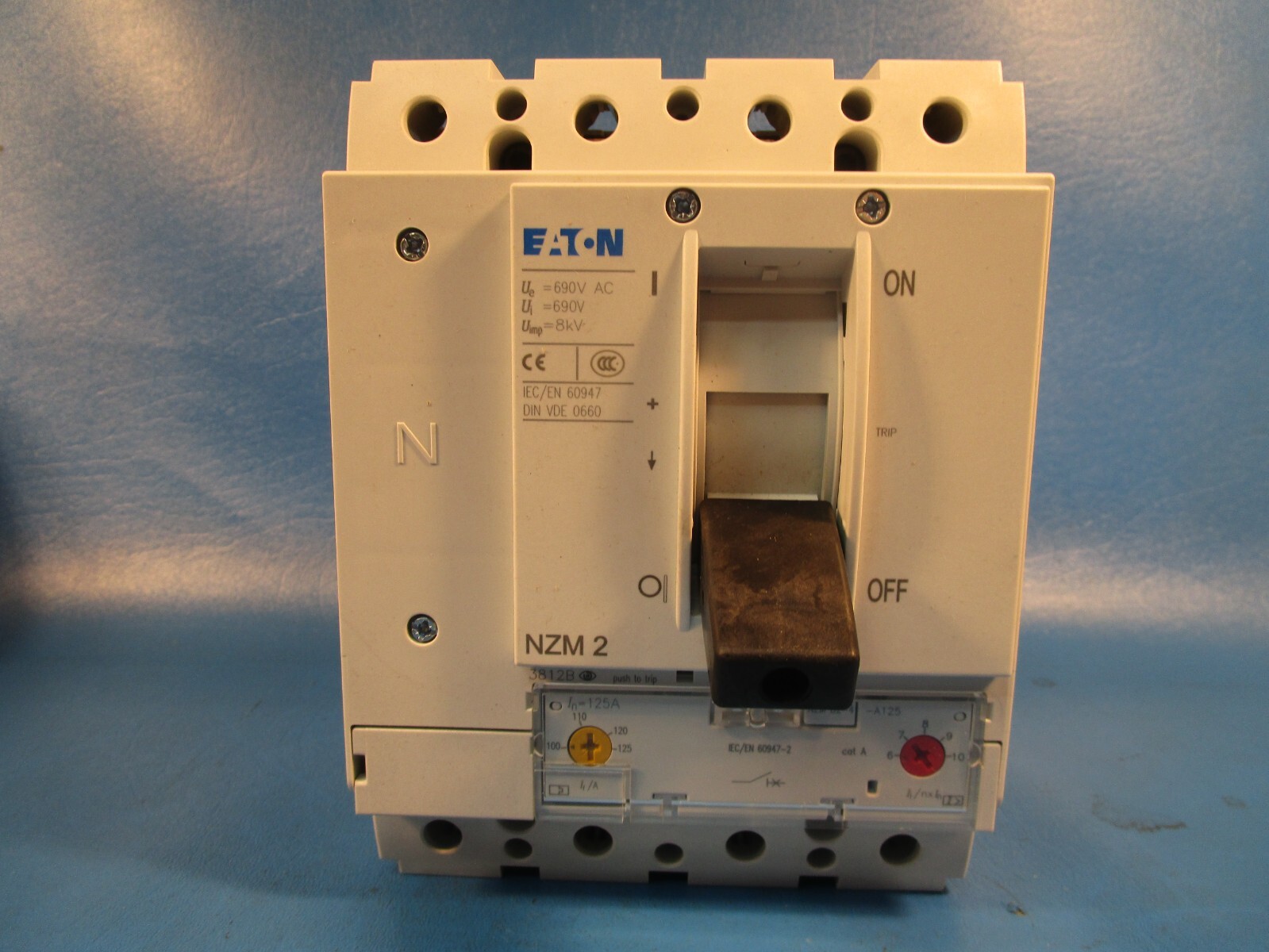 Eaton NZMB2-4-A125, Molded Case Breakers (MCCBs) NZMB2 4P 125A 600V 50/60Hz 3Ph