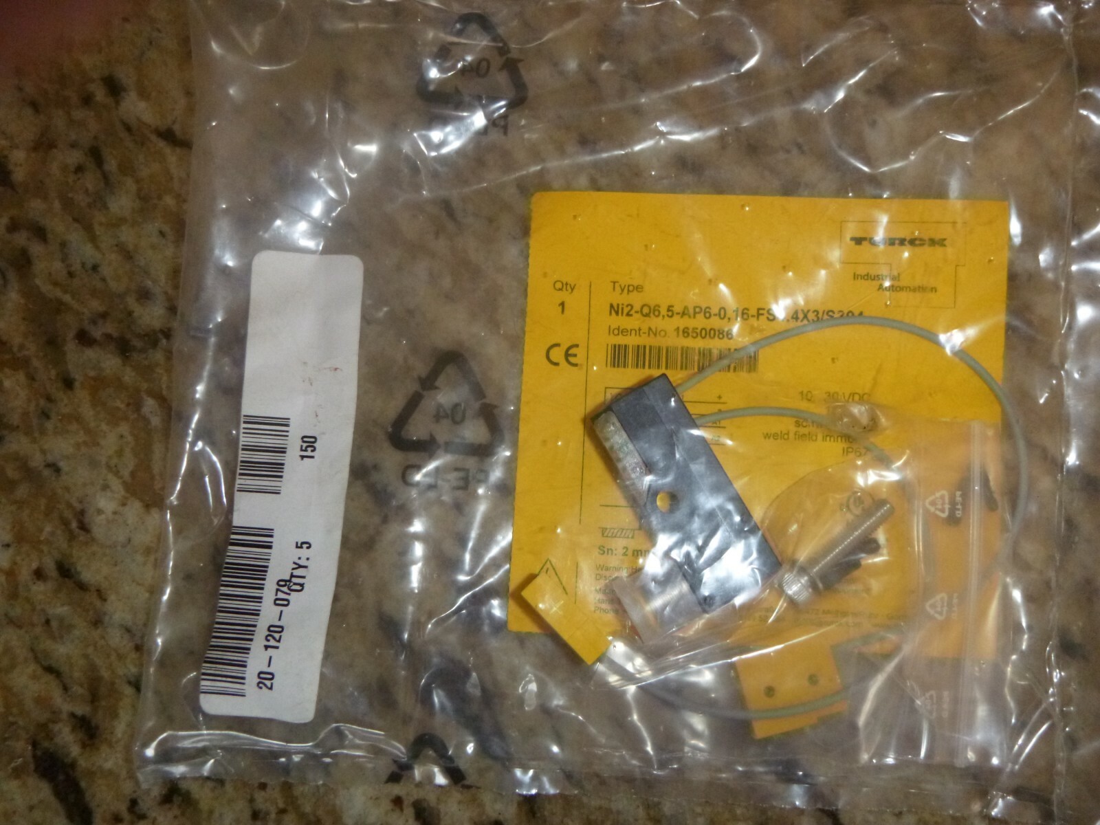 Turck Elektronik Proximity Switch Ni2-Q6,5-AP6-0,16-FS4,4X3/S304 NEW IN PACKAGE