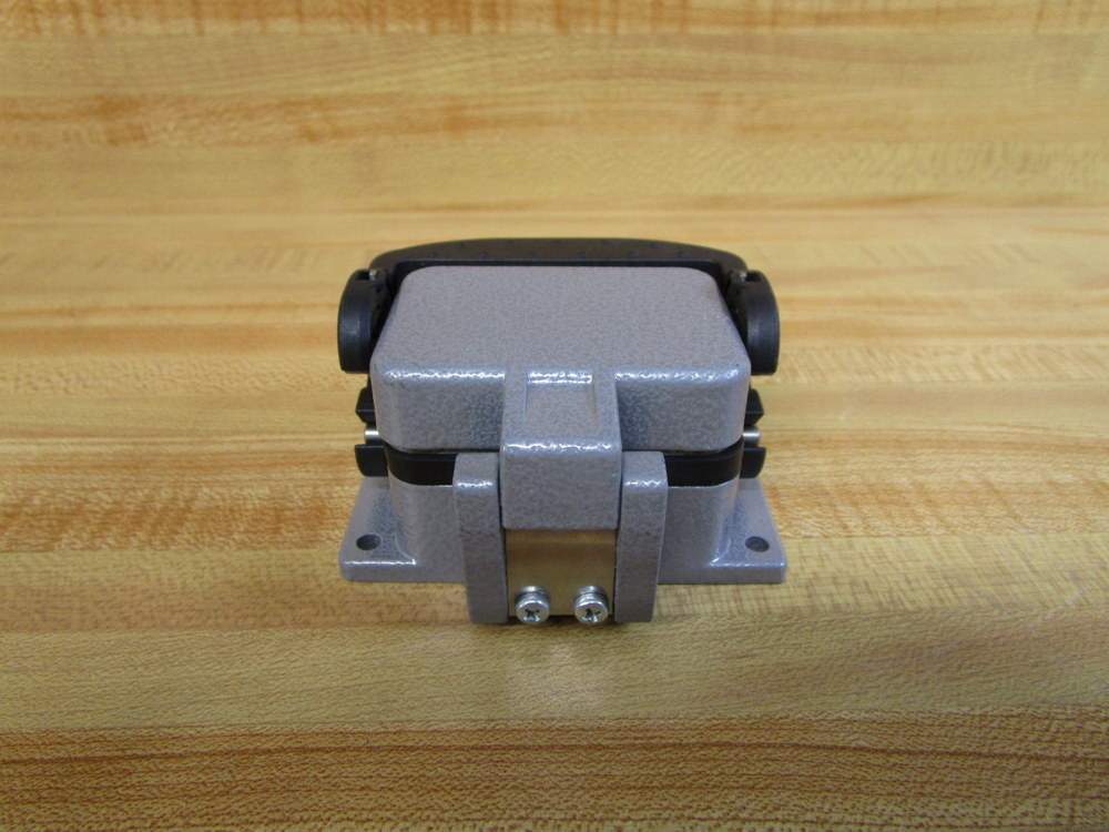 Thomas And Betts PB406M ABB Single Lever Locking Panel Base (Pack of 3)