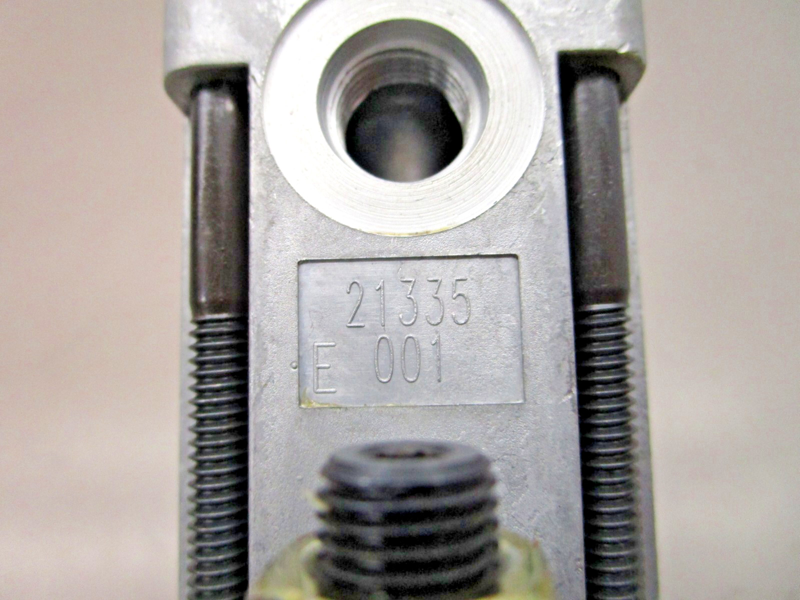 Gresen Hydraulics 20645K Directional Control Valve Section Pneumatic Operators