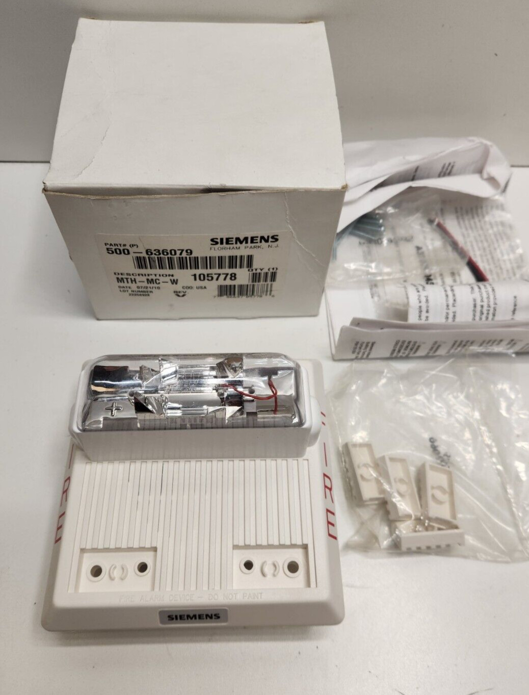 NEW IN BOX! SIEMENS 24V WHITE MULTI-HORN STROBE MTH-MC-W