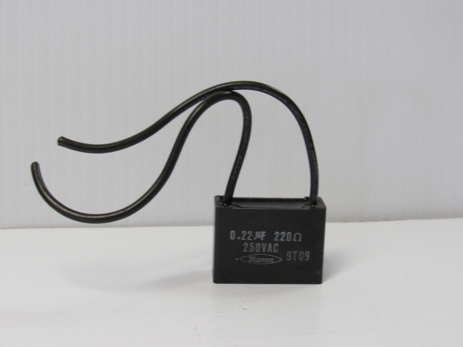 MARCON CAPACITOR 0.22UF 220Ω OHM 250VAC – USED