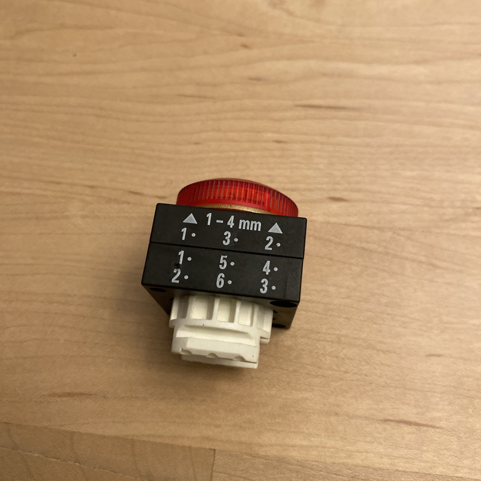 Siemens 3SB3001-6BA20 Indicator Light Red 22mm Round No Lamp Module