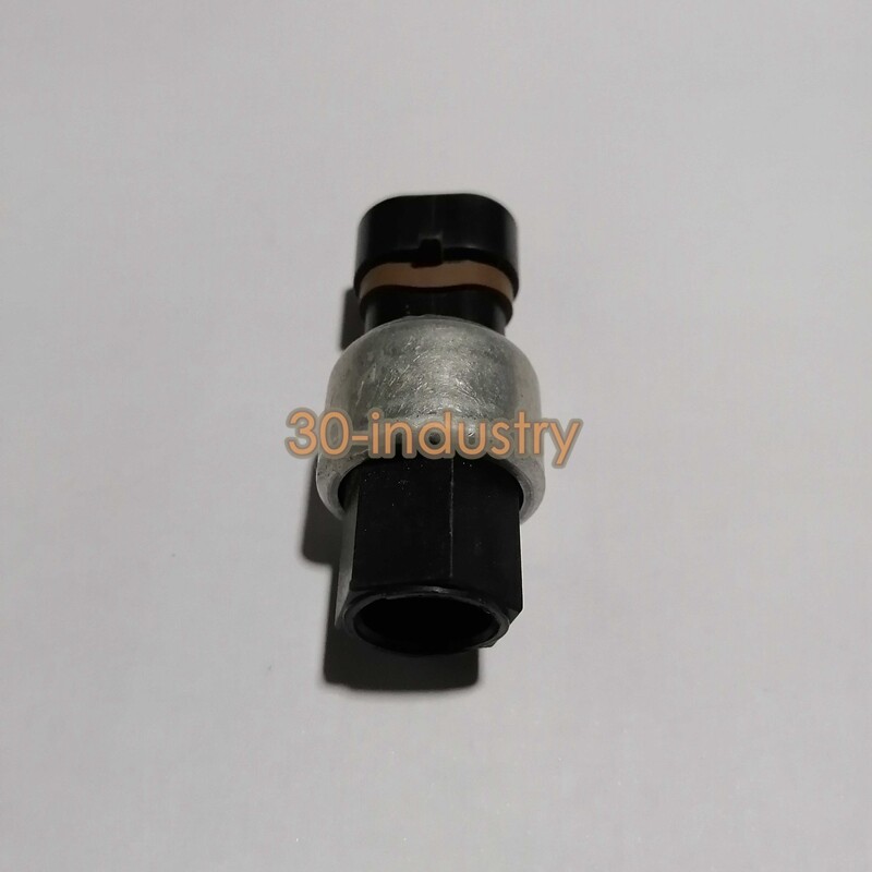 1PCS New For Automobile air conditioning pressure switch sensor GM52482805