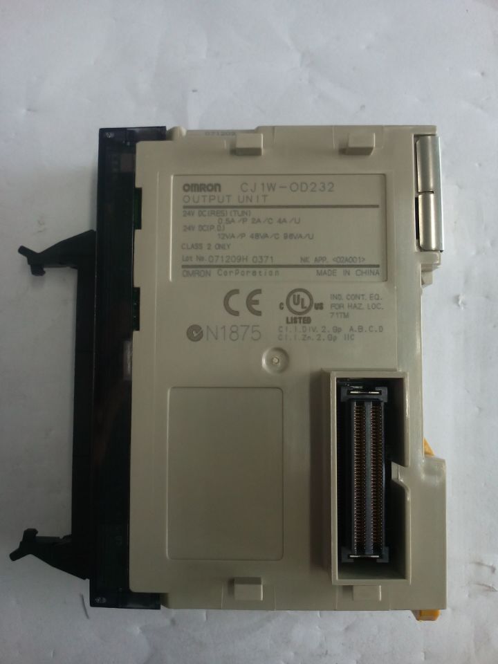 1PC USED OMRON programmable controller module CJ1W-OD232