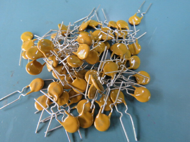 BOURNS MFR040 Qty of 200 per Lot Polymeric PTC Resettable Fuse 60V 400mA Ih Thr