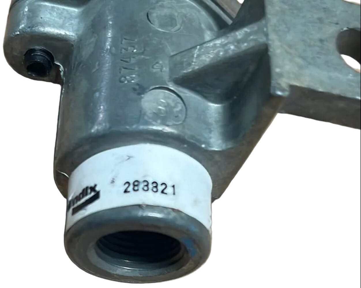 Bendix Air Brake 283321 DC-4 Double Check Valve