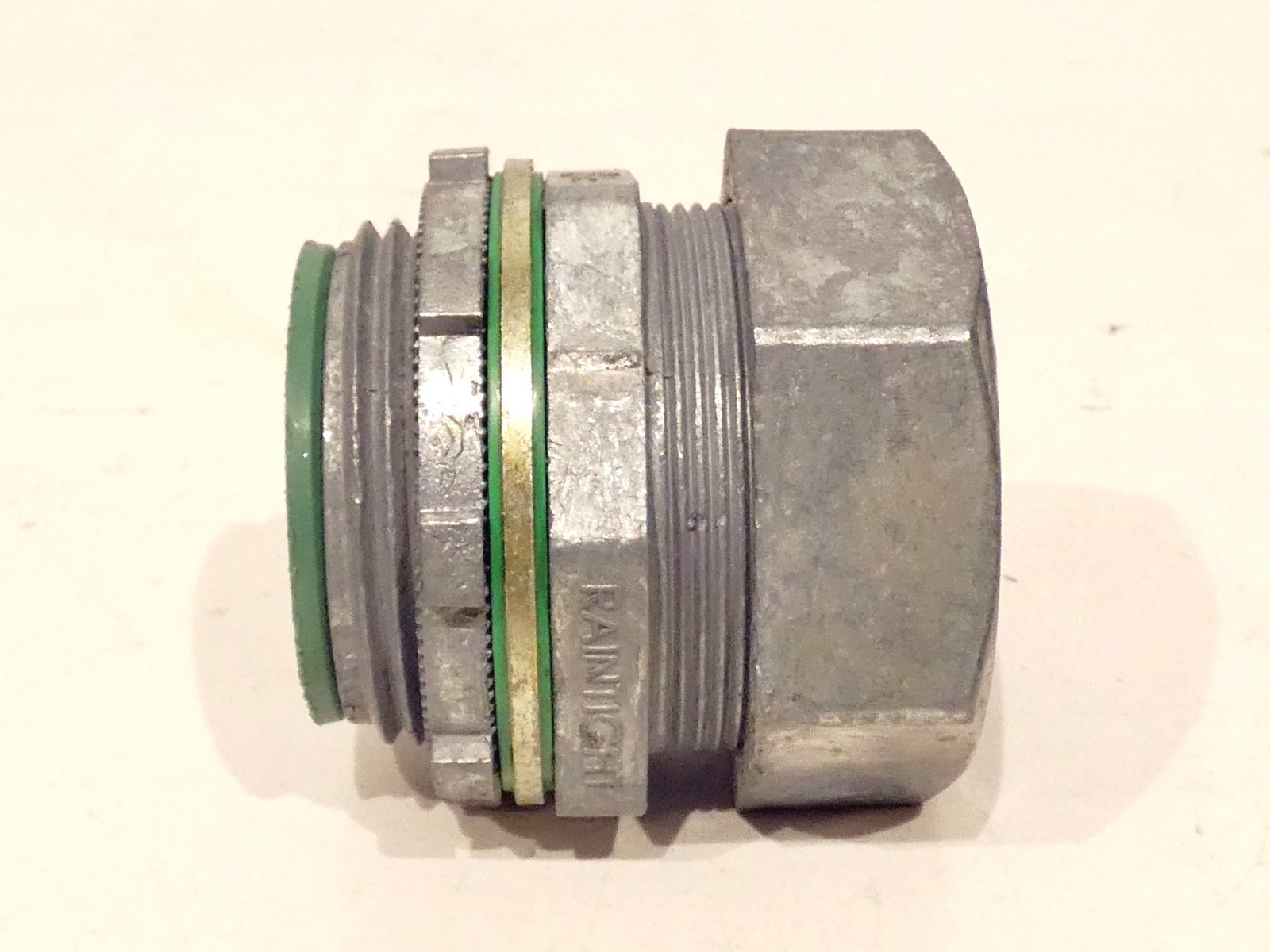 Bridgeport 253-RTI2 1-1/4″ Insulated Rain Tight Compress – Box of 10