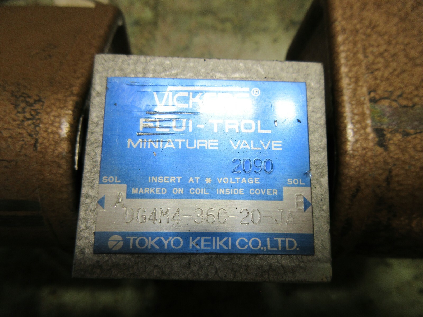 VICKERS MATSUURA MC-760V2 VALVE DG4M4-36C-20-JA 2090 WARRANTY EACH 1