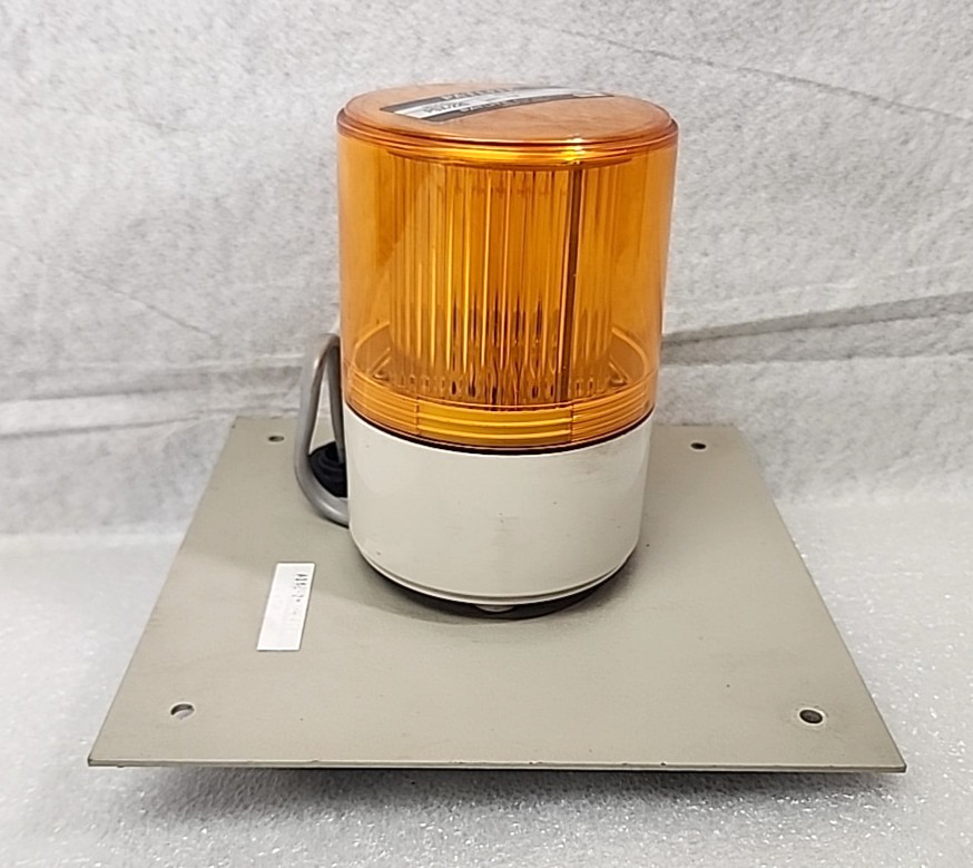 Patlite PSX-220 Amber Strobe Warning Light Fanuc A04B-0815-C324 Mounting Plate