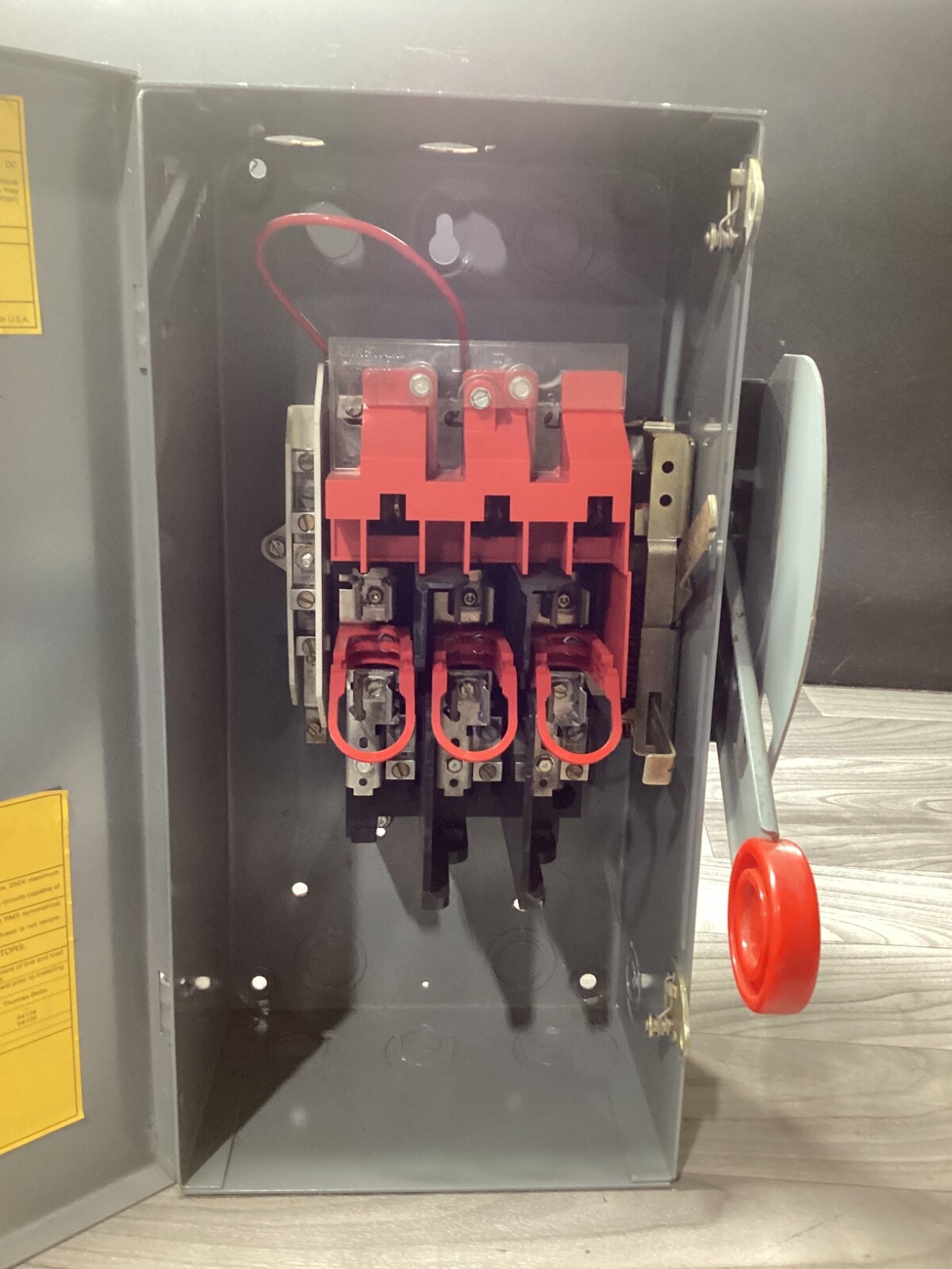 CUTLER HAMMER DH321NGK 30A HEAVY DUTY SAFETY SWITCH #108D81PR5*CO