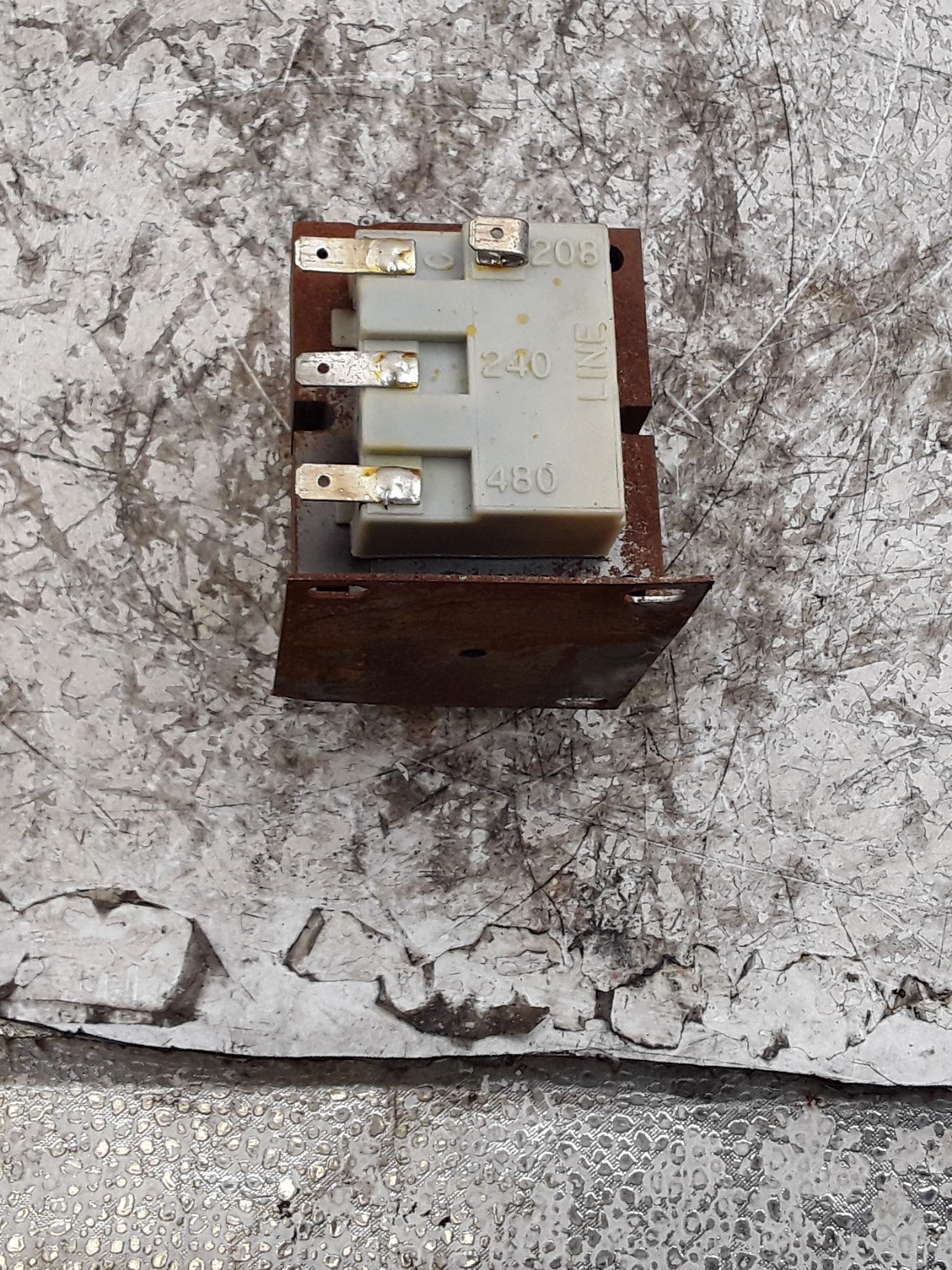 Basler BE28472001 A06A Sec. 24V 50VA p/N x127-62-1
