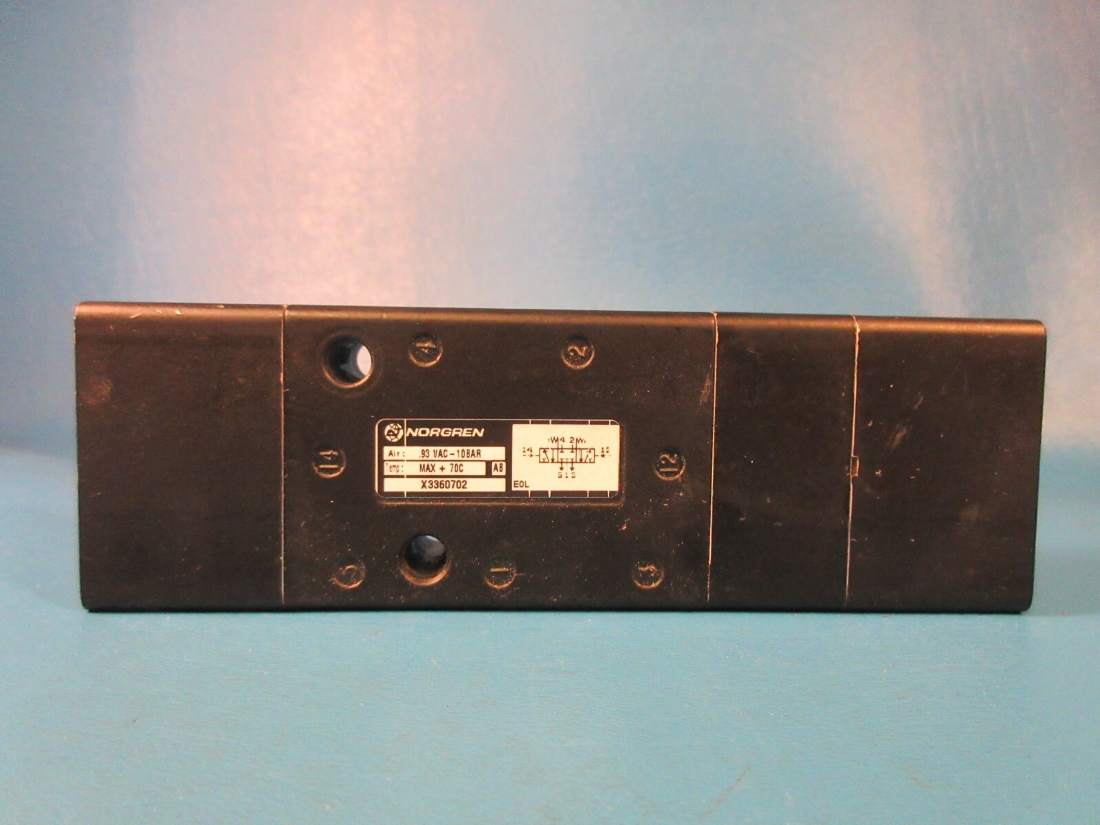 NORGREN X3360702, PNEUMATIC PILOT VALVE, 1/4″ PORTS, 5/3