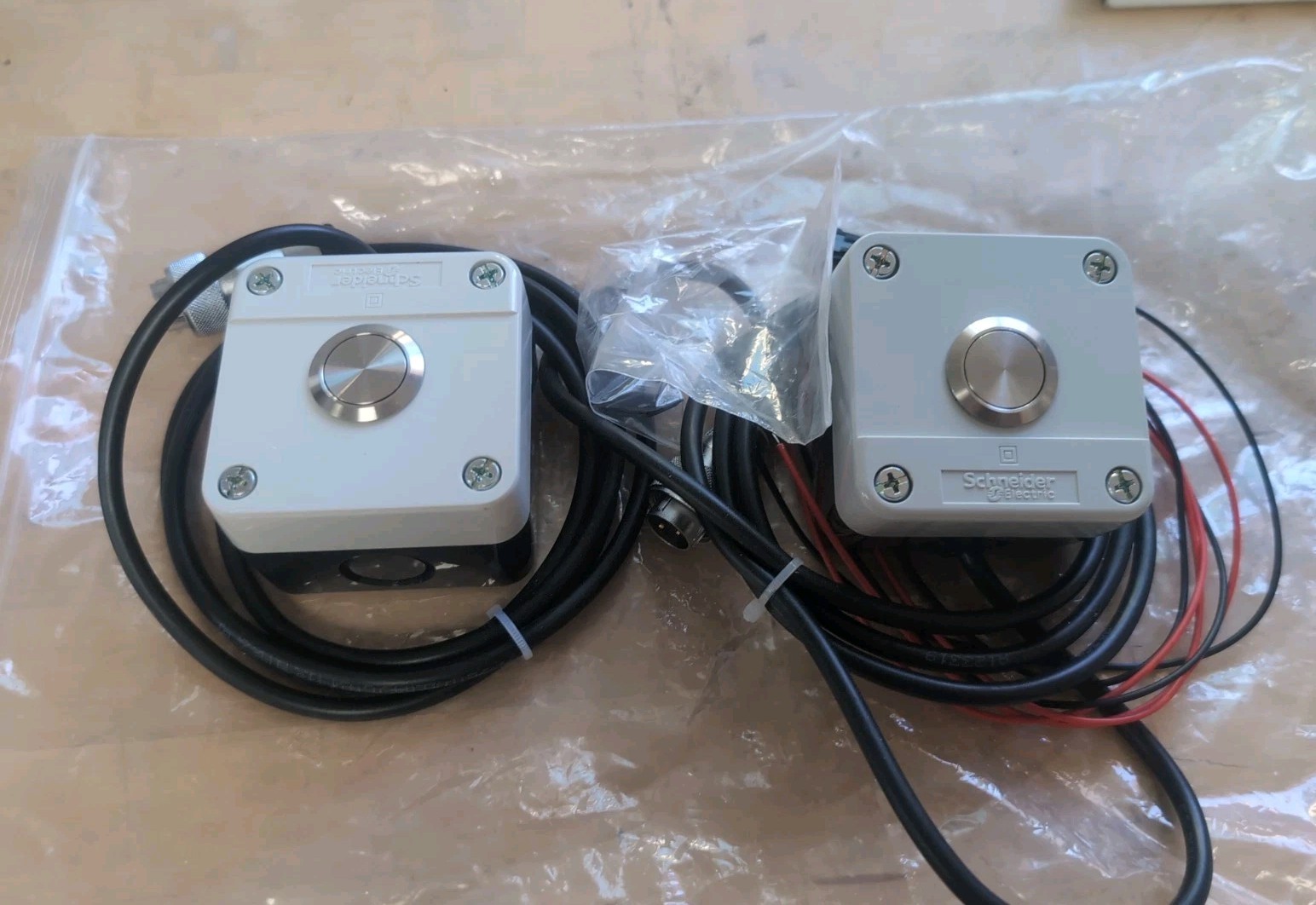 Lot Of 2 Schneider Electric Harmony Control Station Enclosure Push Button Boxes