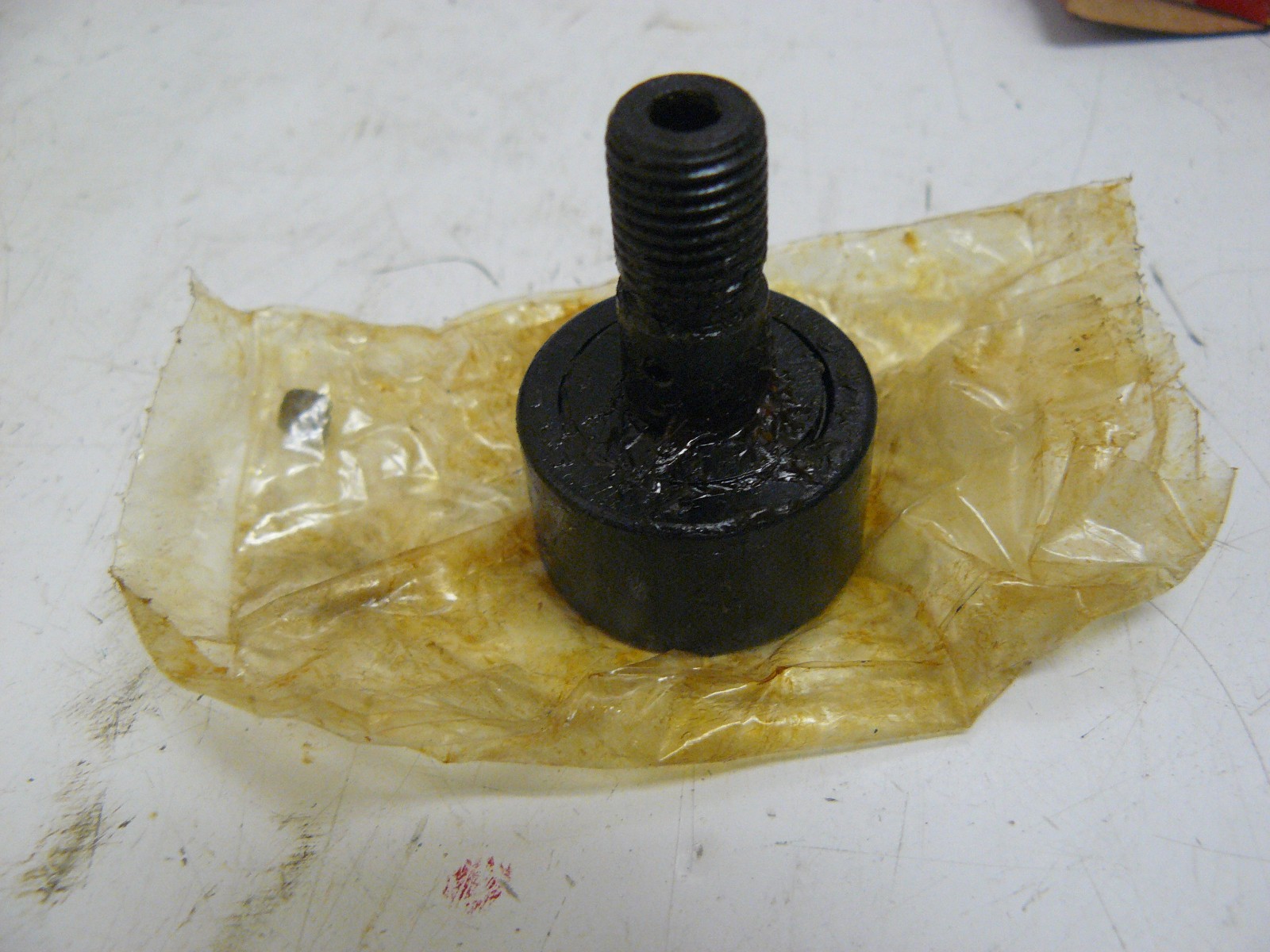 NEW MCGILL CF-1-1/8-S CAM FOLLOWER BEARING SEALED 1-1/8IN OD