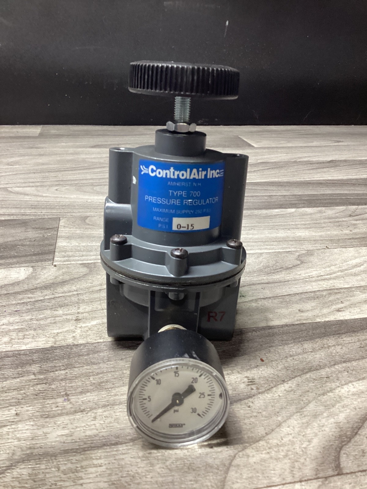CONTROL AIR INC TYPE 700 PRESSURE REGULATOR 0-15 #125N27