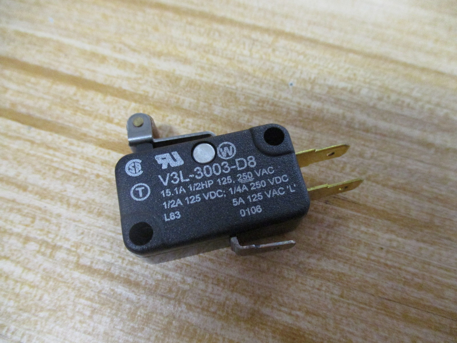 Honeywell / Micro Switch V3L-3003-D8 Snap Switch V3L3003D8