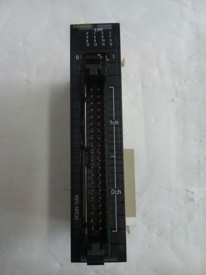 1PC USED OMRON programmable controller module CJ1W-OD232