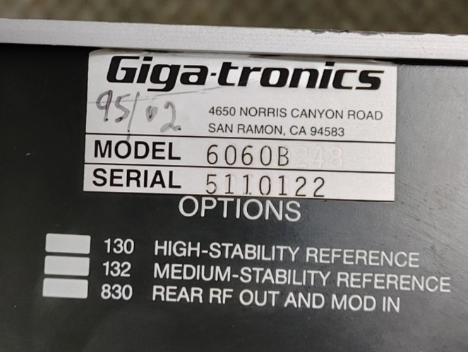 FLUKE/GIGA-TRONICS 6060B SYNTHESIZED RF SIGNAL GENERATOR 10kHz-1050MHz WOW!!