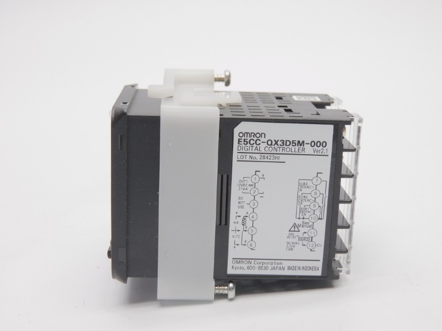 OMRON E5CC-QX3D5M-000 24V 2A NSMP