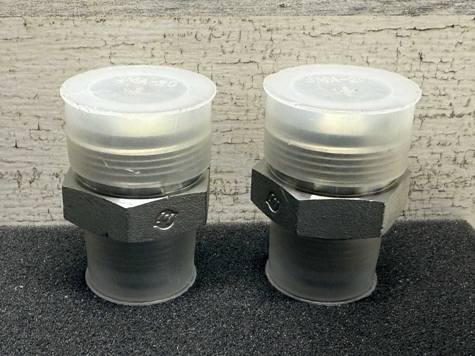 Lot of 2 Connector SMA-20 1-5/8″ X SMA-16 1-5/16 New