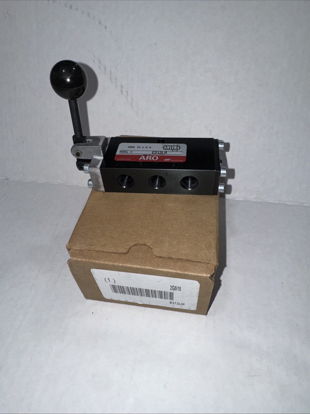 ARO E212LM Manual Air Control Valve, Lever, Black 2G515