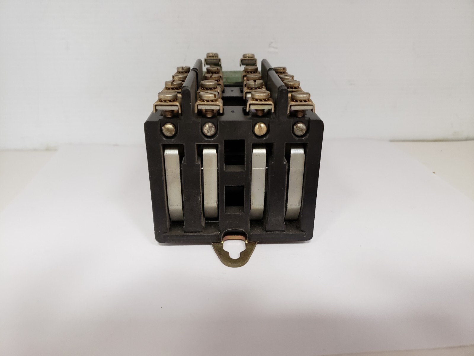 GENERAL ELECTRIC CR2810A14AG MACHINE TOOL RELAY 110V 50/60HZ 8 POLE