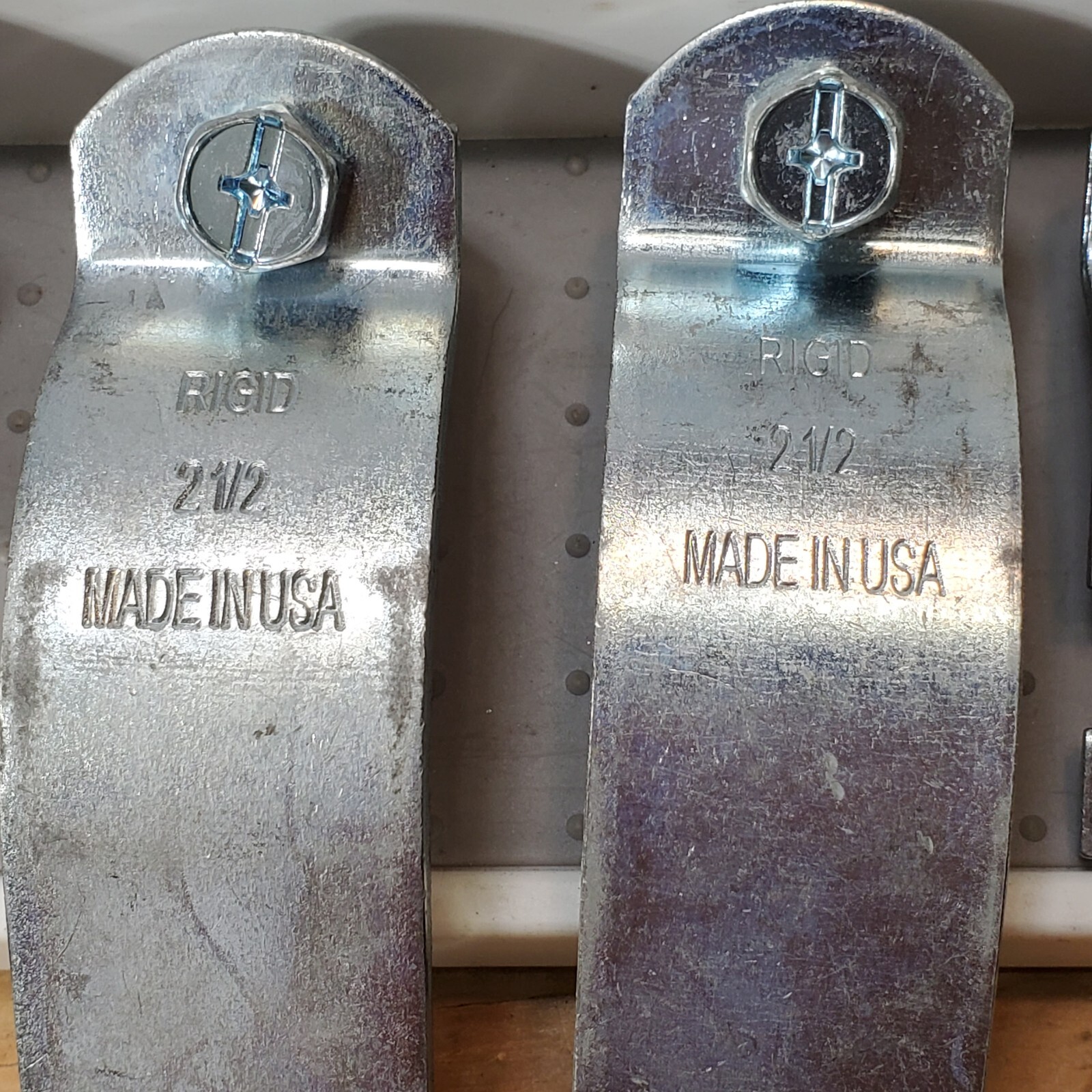 Mixed Lot Rigid Pipe Clamps 9 Steel Strut Clamps 3/4″ – 2.5″