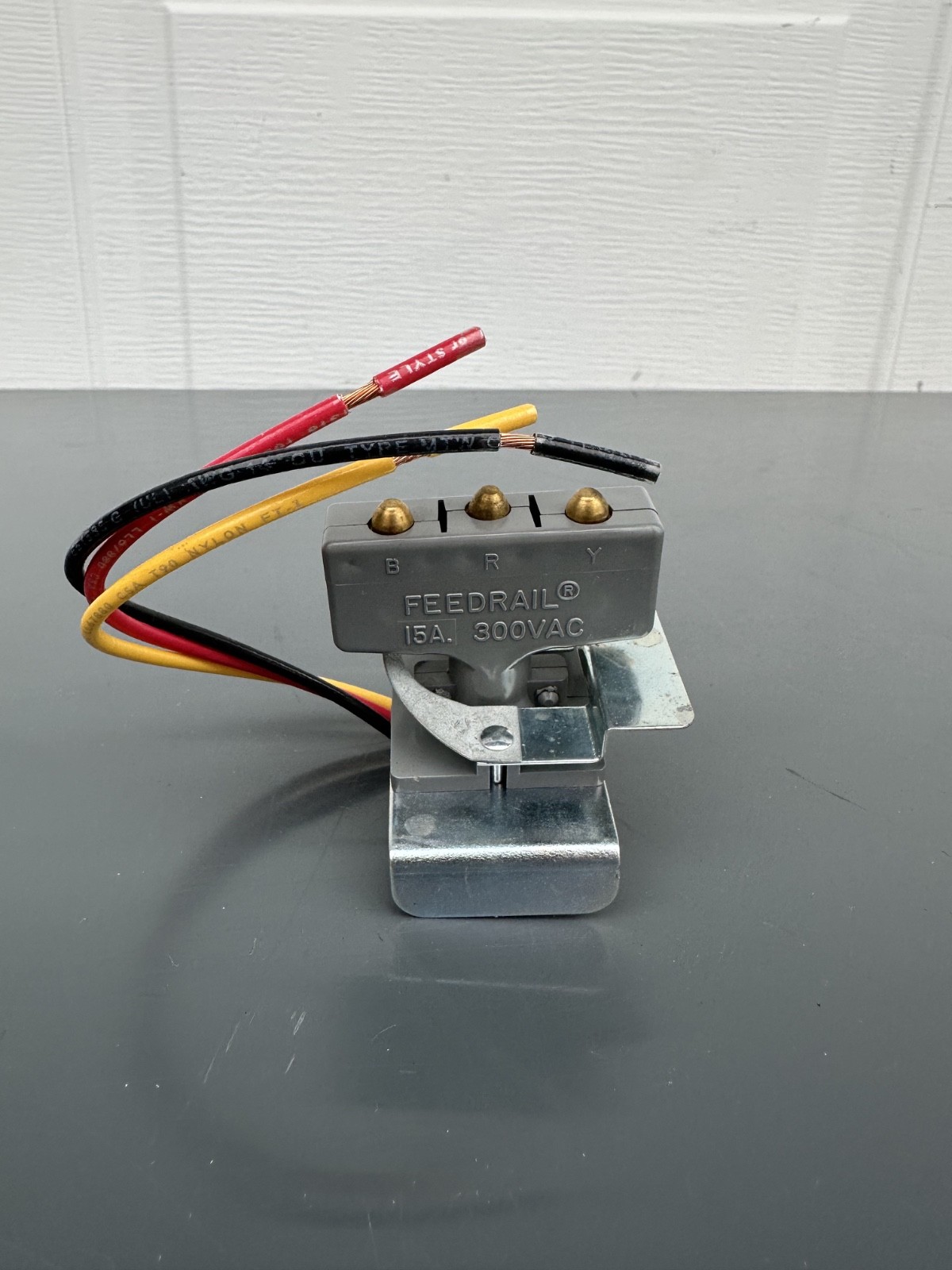Feed-Rail Electro-Rail ERS-45 3 Pole Plug-In Jack
