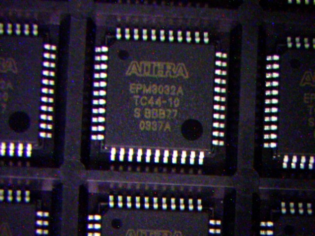 ALTERA EPM3032ATC44-10 Qty of 20 per Lot Programmable Logic 32 Macrocells 2 Lo