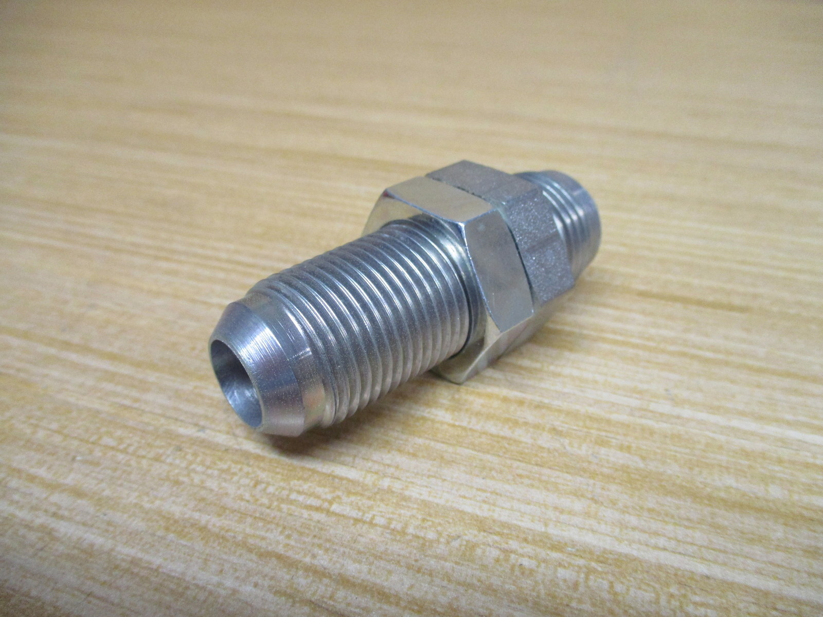 Barnes P00188 JIC 37 Bulkhead Union 5/8″ (Pack of 2)