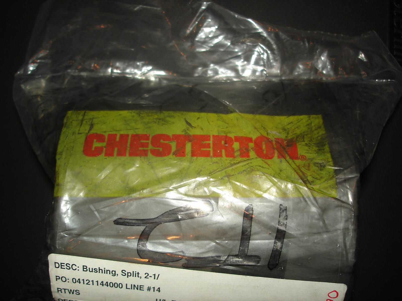 NEW CHESTERTON CARBON 3.50″ SPLIT BUSHING 2-1, 2.500 X 3.500 X 4.000, 012811,NIP