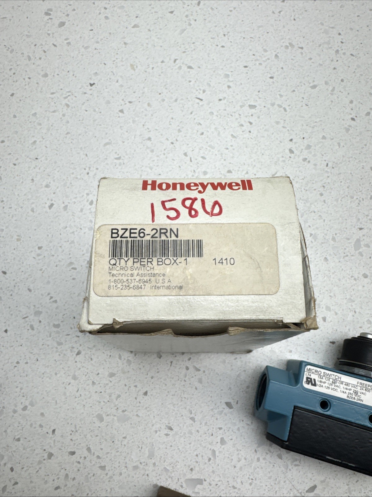 NEW BZE6-2RN LIMIT SWITCH for HONEYWELL MICROSWITCH BZE62RN