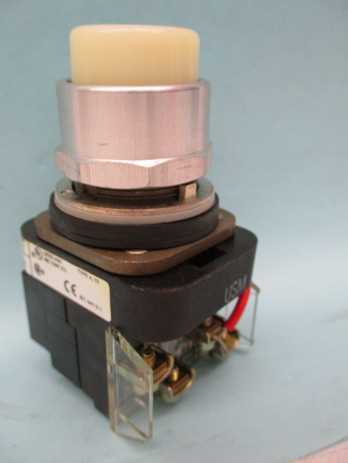 New Open Box Allen-Bradley 800T-PT16W Pilot Light Type 4, 13 White Lens A3907DH