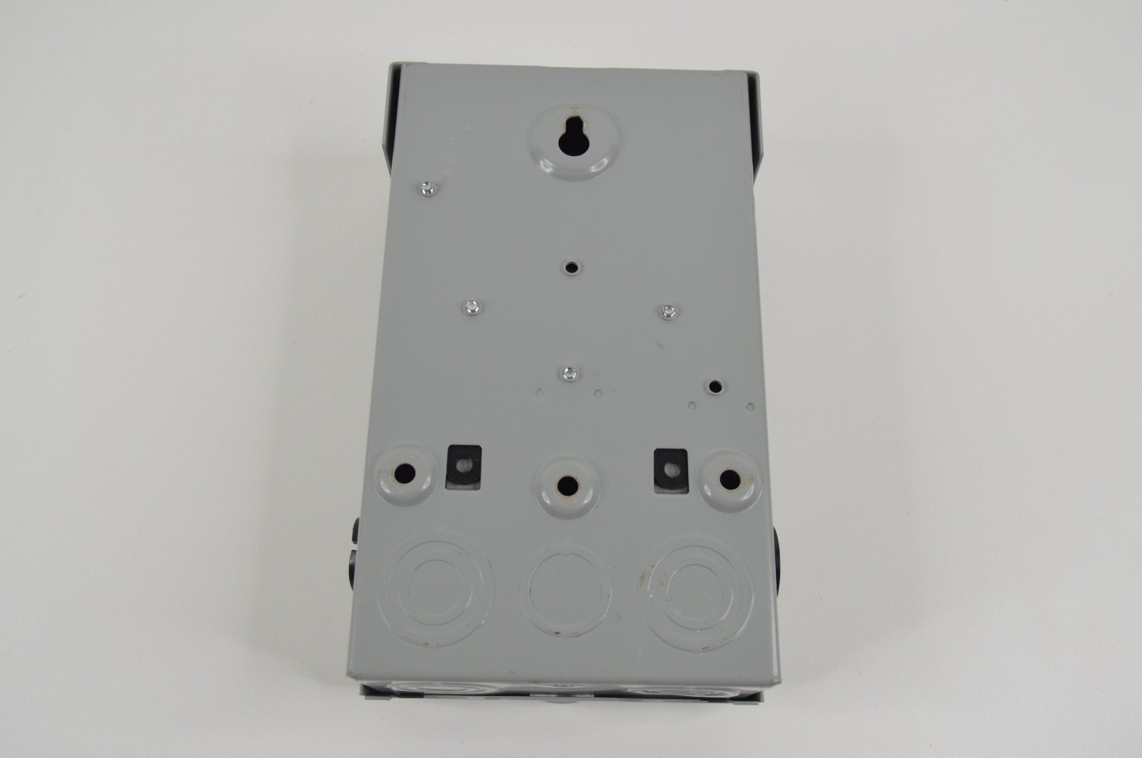 Cutler-Hammer DPF221R Fusible HVAC Pullout AC Disconnect 30A 1-Phase 120/240V