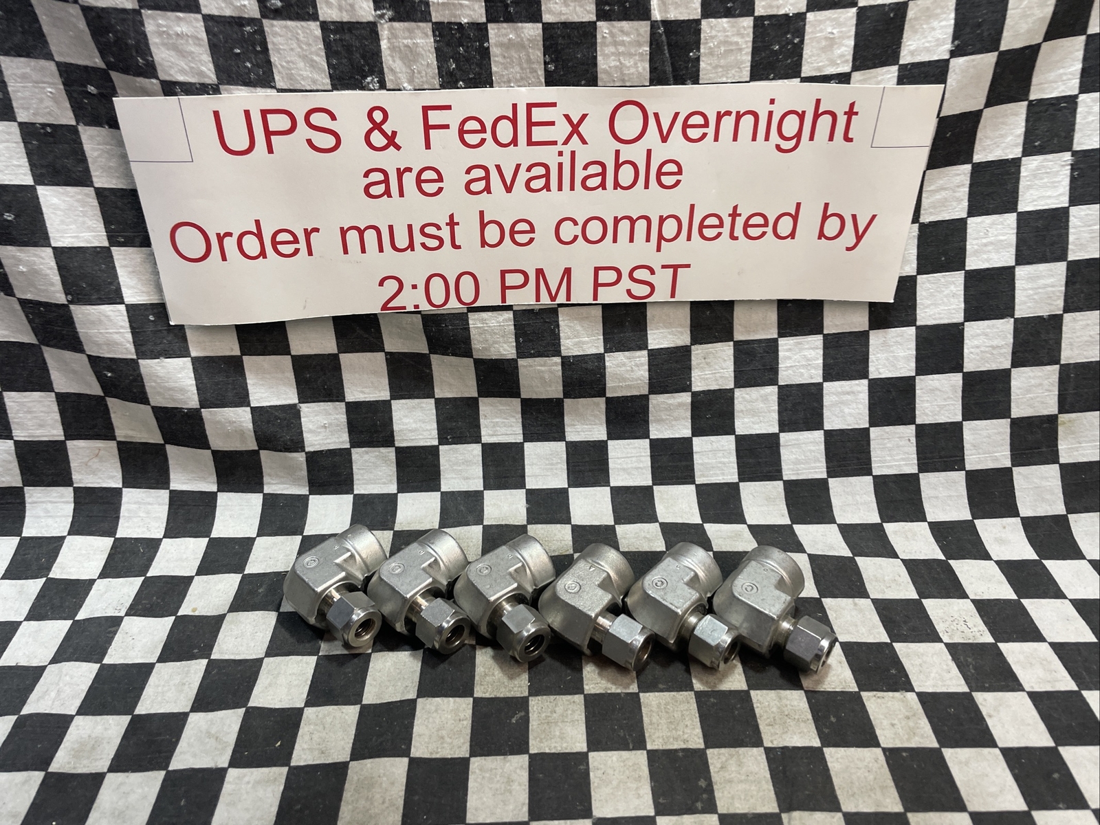 SWAGELOK SS-600-8-8, SS60088, FAMALE ADAPTER 3/8″ T X 1/2″ FNPT LOT OF 6#1374V11
