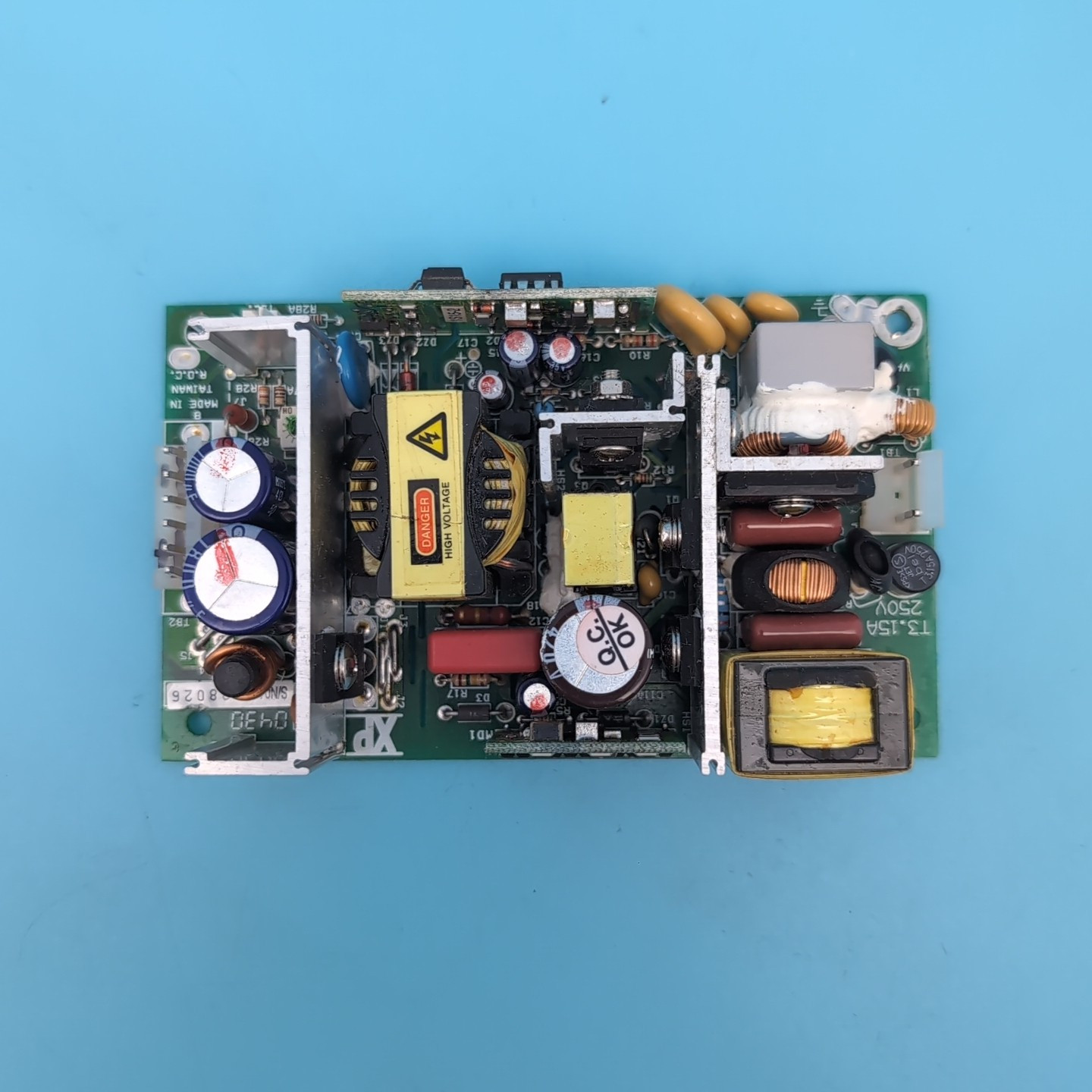 XP Power Supply JPS130PS15 47-63Hz 100-250VAC IN / 130W MAX 15V DC 8.7A OUT
