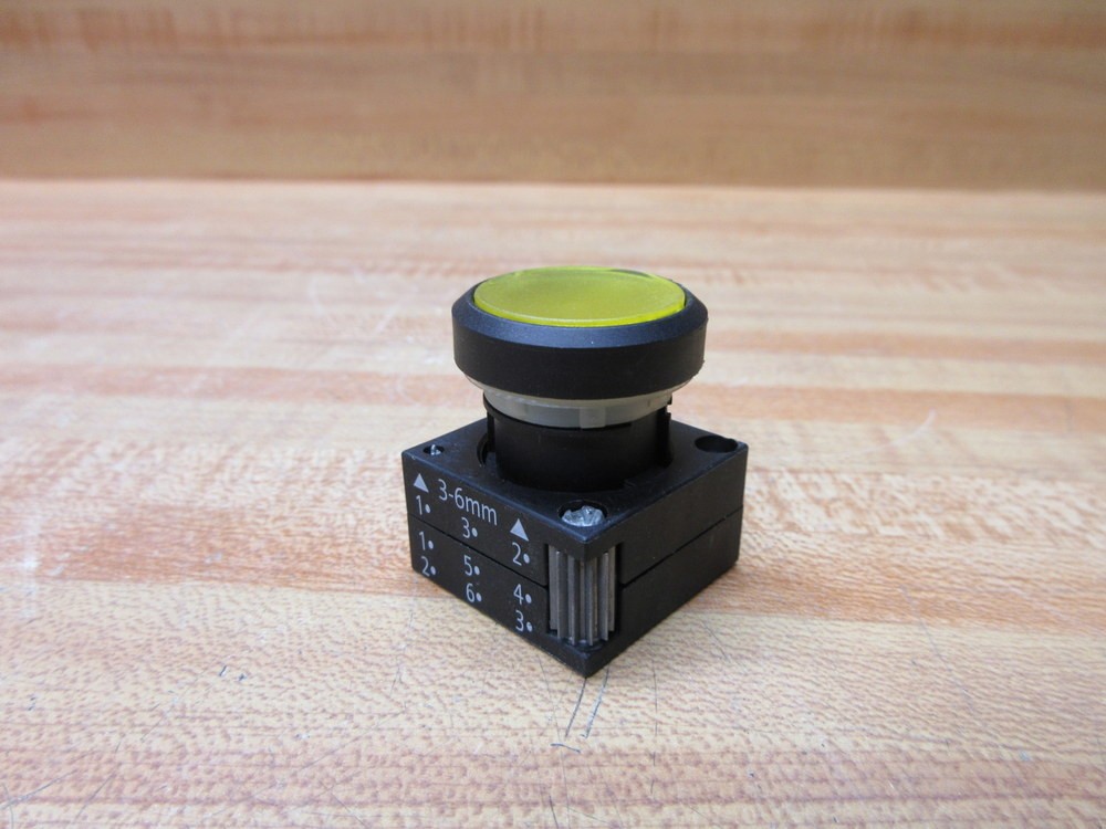 Siemens 3SB3001-0AA31 Furnas Illuminated Yellow Push Button W/Base