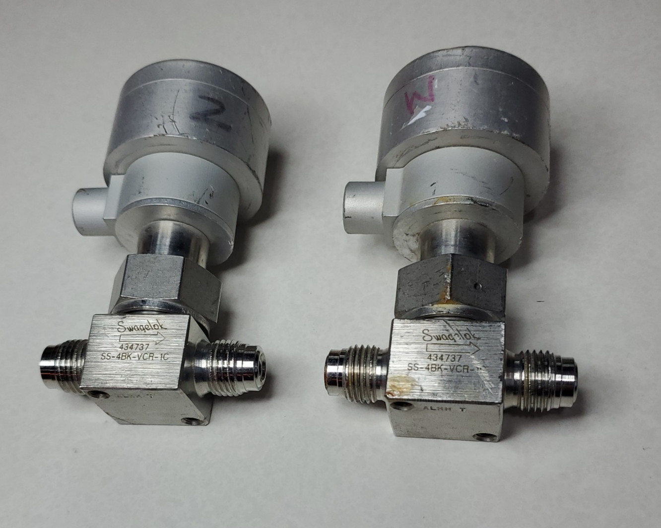 Swagelok SS-4BK-VCR-1C Bellows Sealed Pneumatic Valves 1/4 in VCR Lot of 2 Used