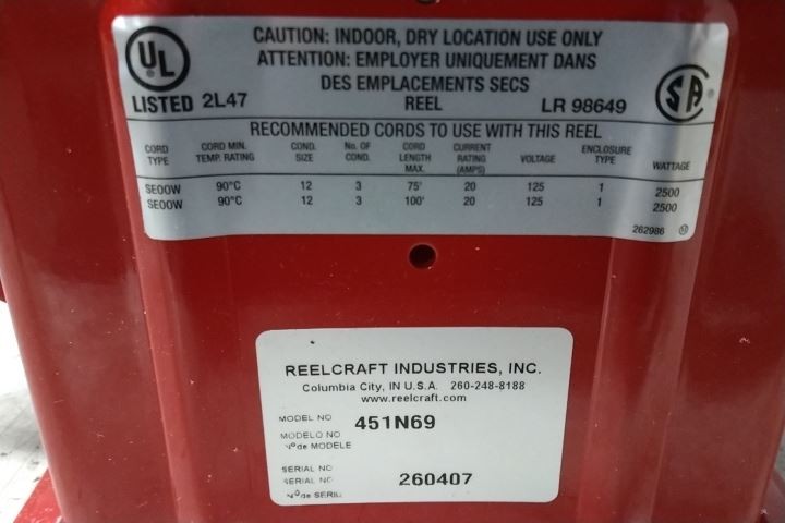 Reelcraft L 70075 123 3A 120VAC 75 Ft L Spring Retraction Extension Cord Reel