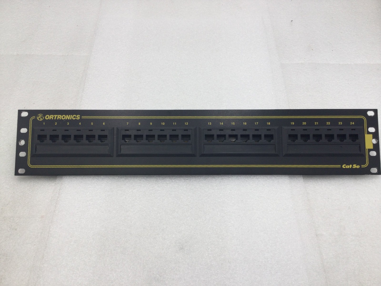 Ortronics QR-851004904 24 Port CAT5e Patch Panel – 3.5″ x 19″