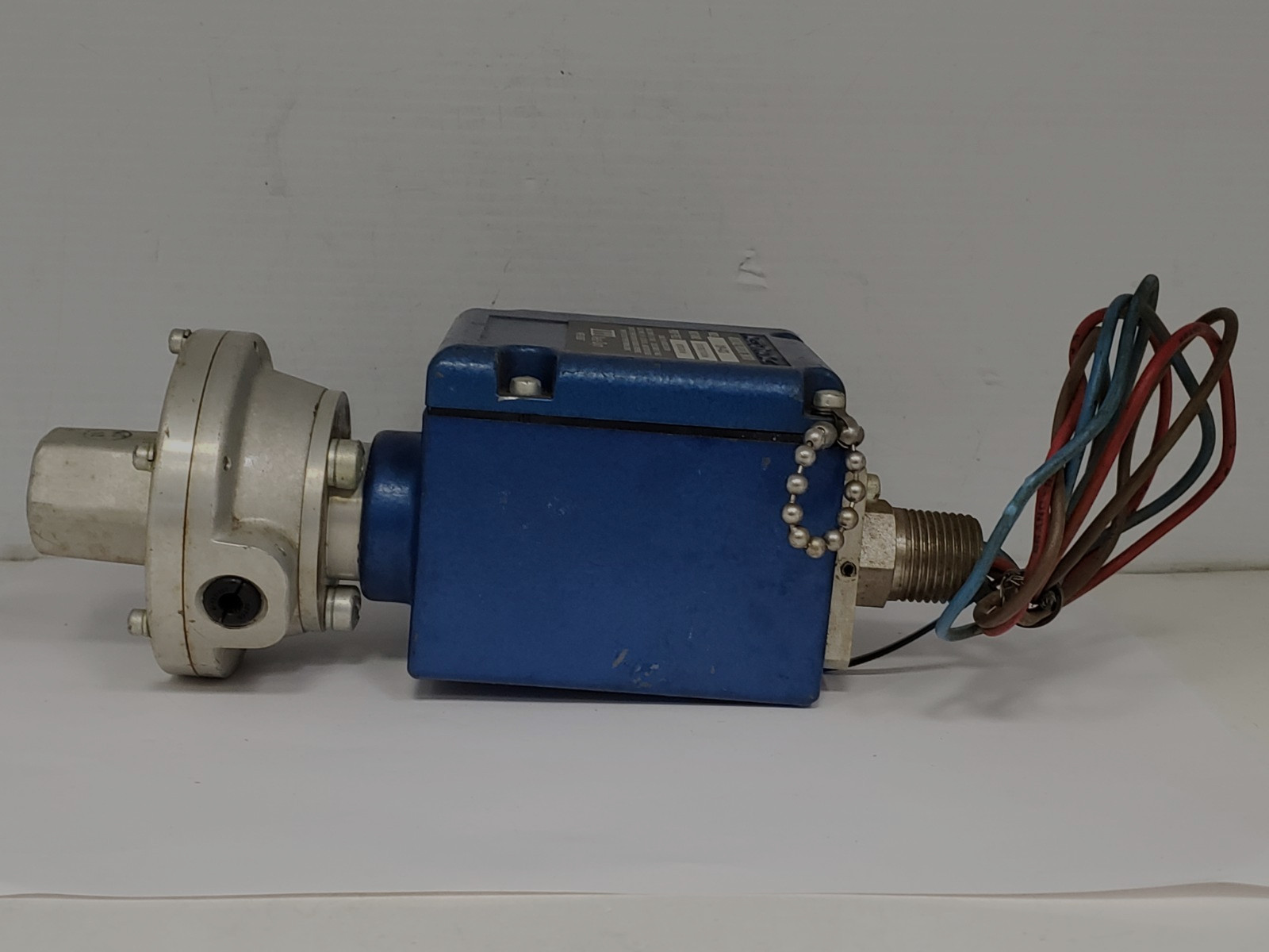 ITT NEO DYN 110P4-4CC6 ADJUSTABLE PRESSURE SWITCH 3-15PSI