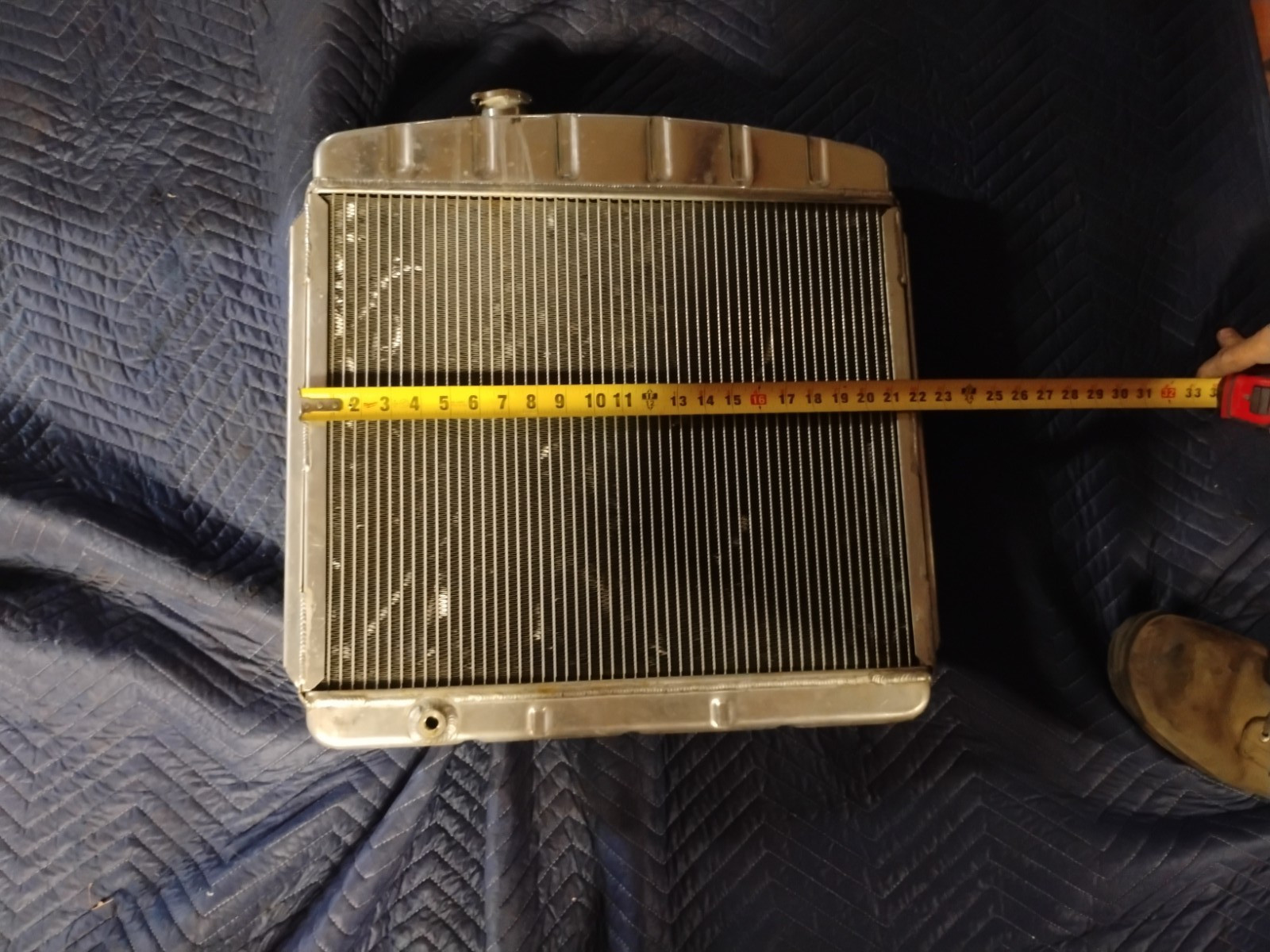 Radiator Universal Performance 22″X 17-1/4″ – Fast Ship