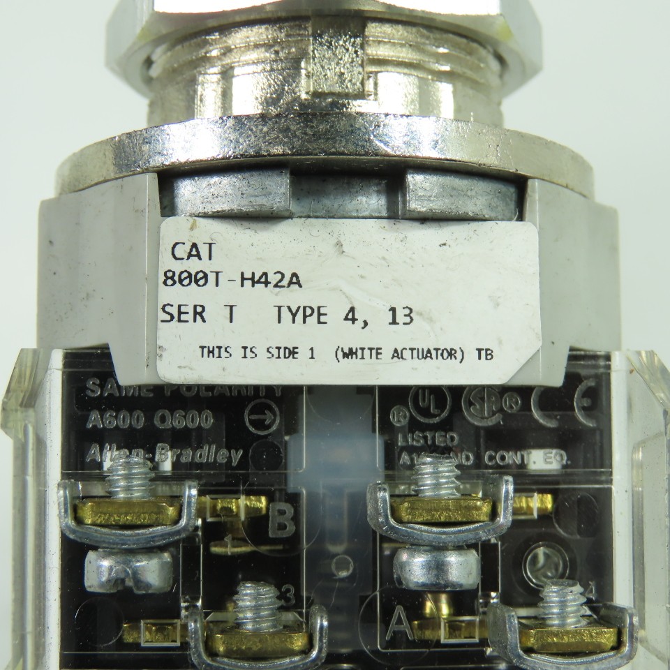 Allen Bradley 800T-H42A 2-Position Selector Switch Ser T Type 4,13 W/ Key