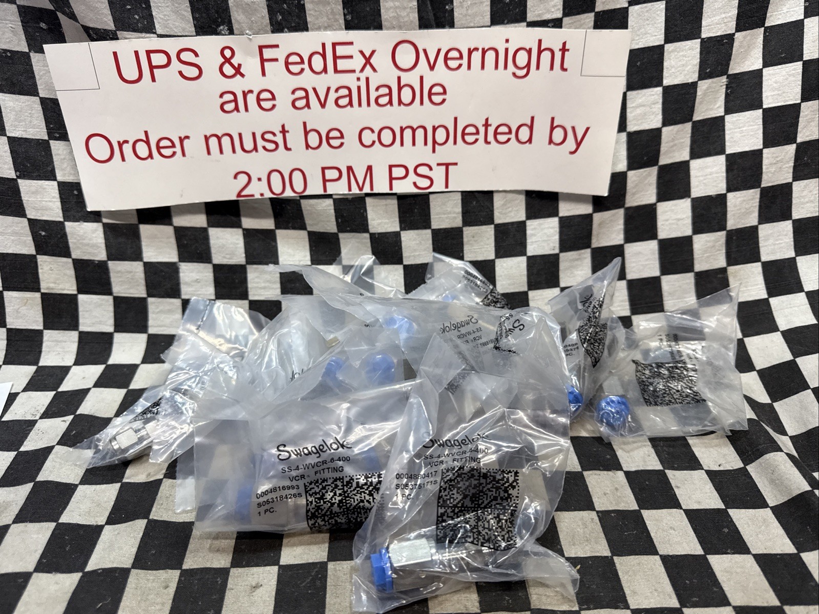 SWAGELOK SS-4-WVCR-6-400, 1/4″ FVCR X 1/4″ T , LOT OF 10, SHIPSAMEDAY #1209T15