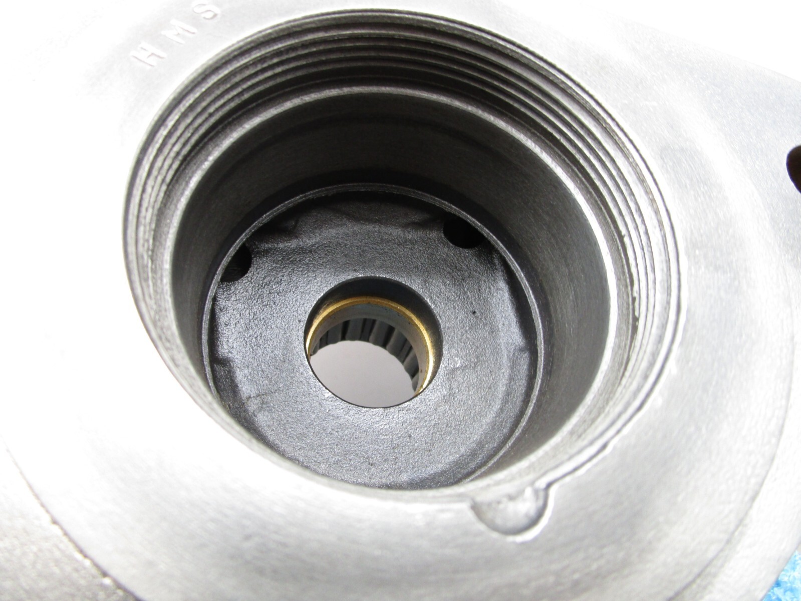 LYNCH Hydraulic Pump Tapered Bearing Front Cover Housing 2-Bolt Flange UA-1686-3