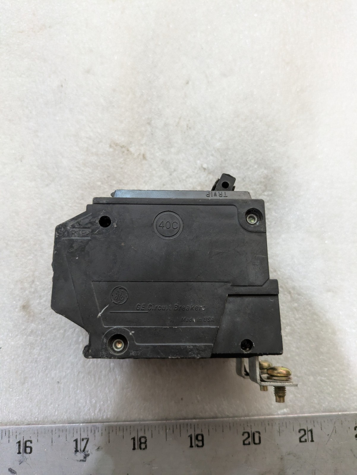 GE 20A 2-Pole Circuit Breaker 120/240V Plug-In Type Q-Line RT-690 Used