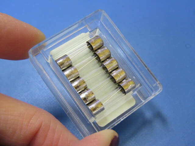 BUSSMANN GMA-10 Qty of 20 per Lot FUSE GLASS 10A 125VAC 5X20MM