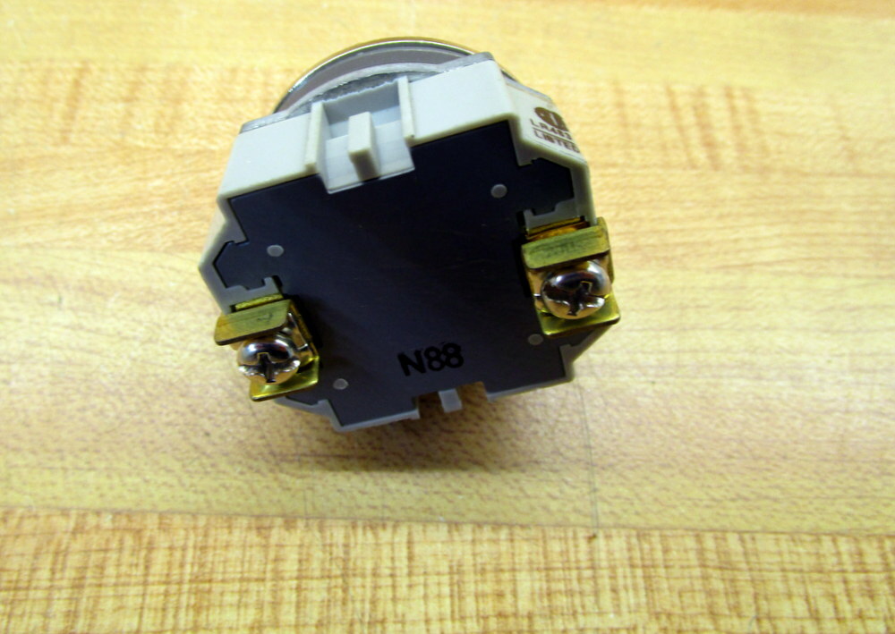 IDEC APD199DN-A-120 Pilot Light APD199DNA120